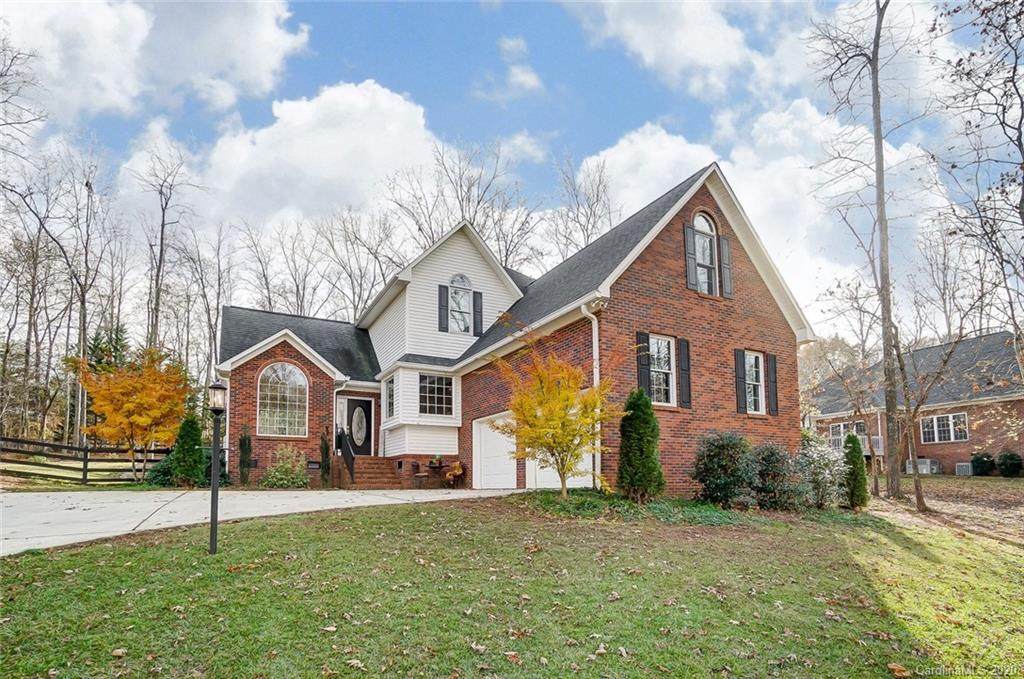 432 Riding Trail Road - Photo 1