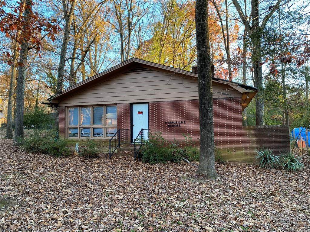 201 Smith Avenue - Photo 1