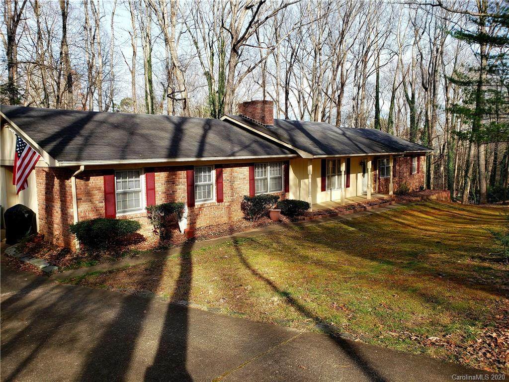 11 Glen Cove Road - Photo 1
