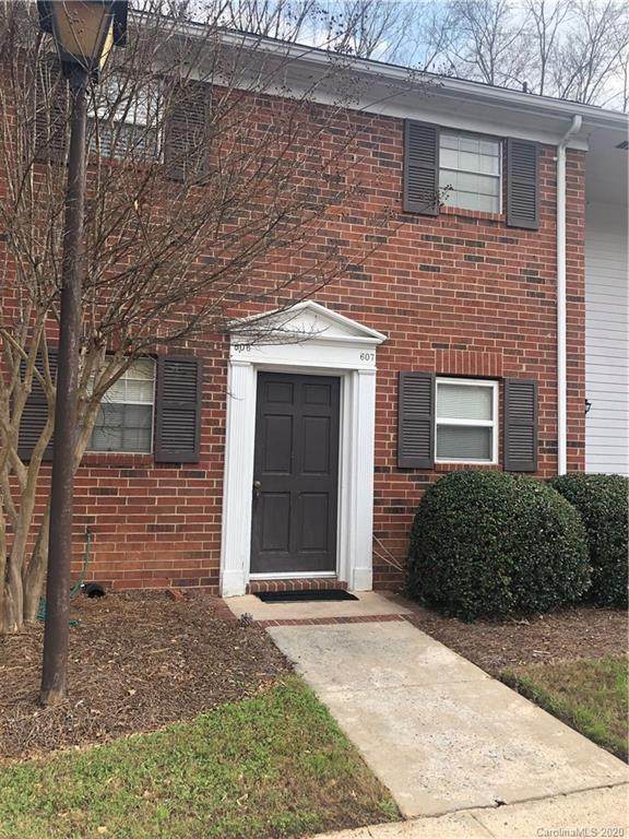 1300 Larchmont Place - Photo 1