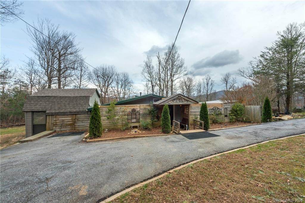 175 Mcmillan Drive - Photo 1