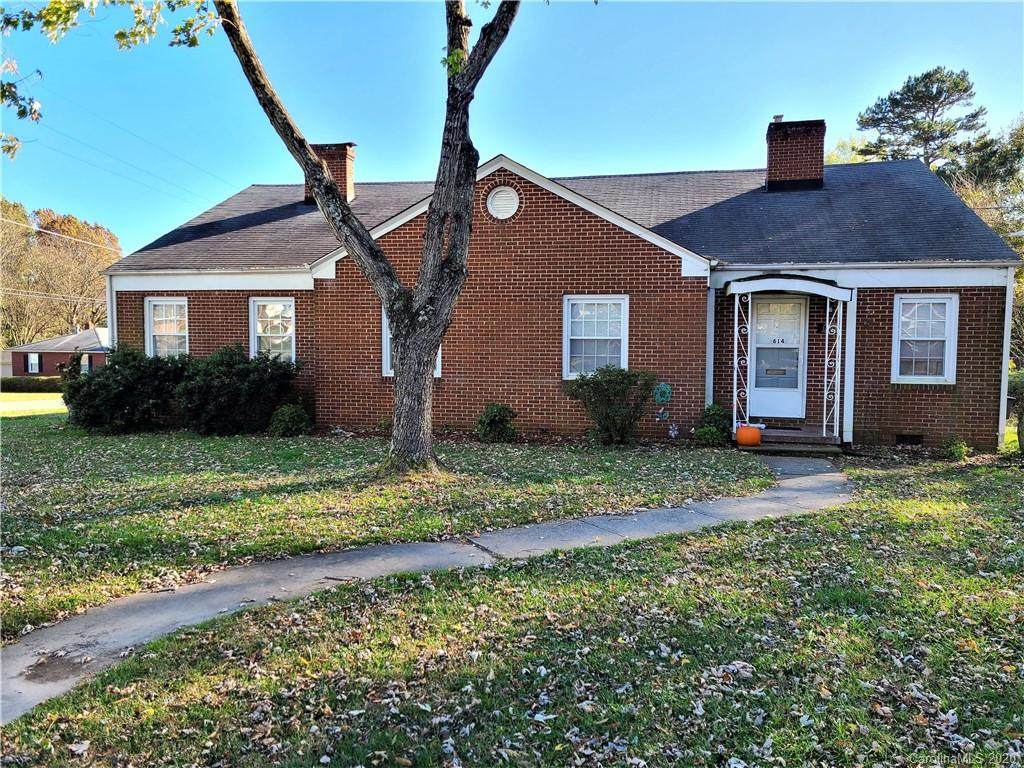 614 Dakota Street - Photo 1
