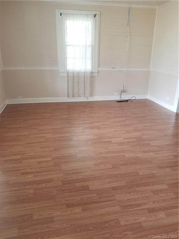 607 Salisbury Avenue - Photo 1