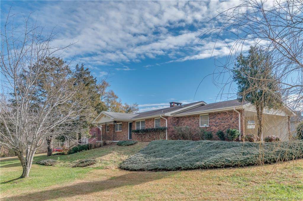 200 Camelia Circle - Photo 1