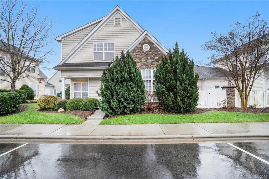 3121 Mistletoe Drive - Photo 1