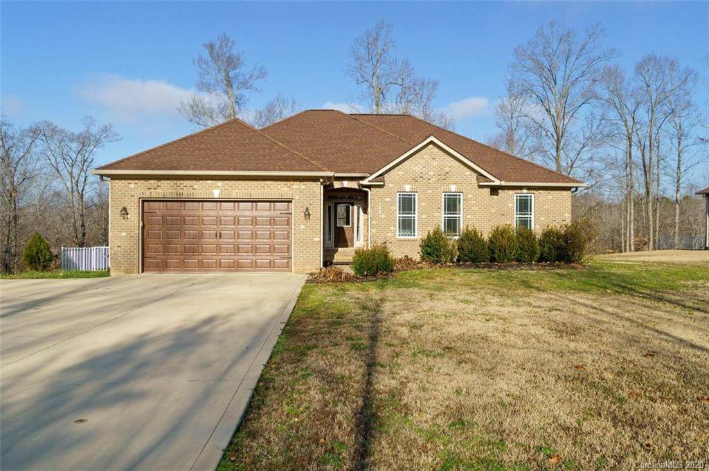 112 Sparta Drive - Photo 1