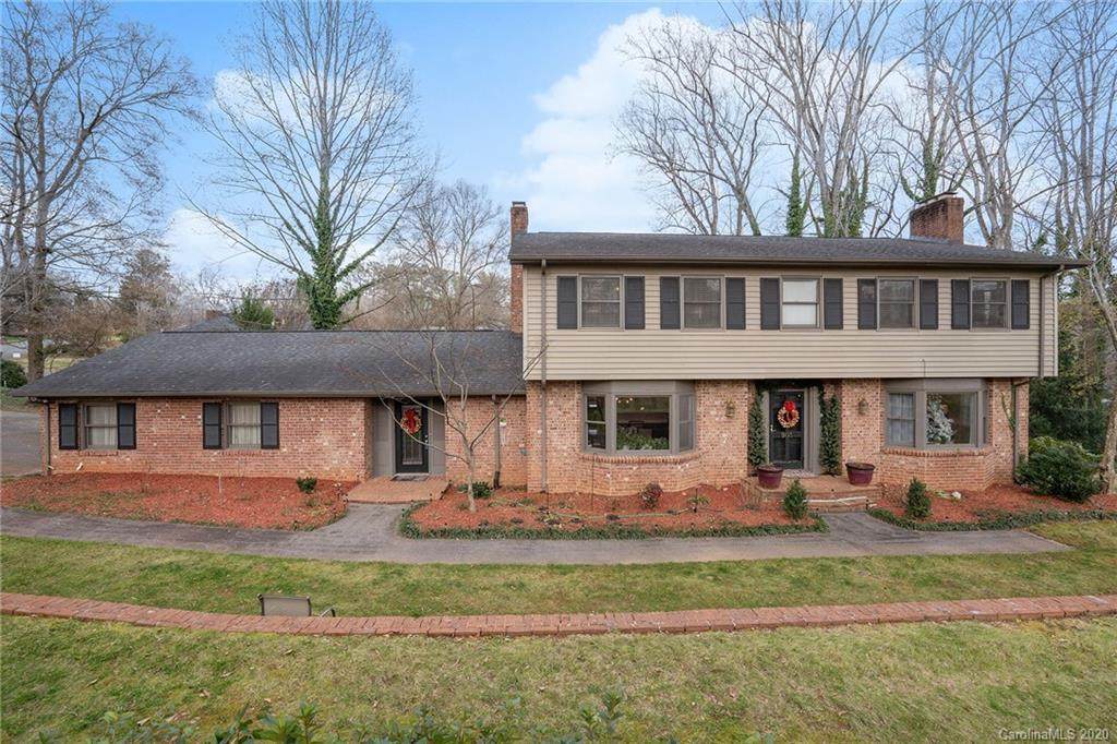 901 Montrose Drive - Photo 1