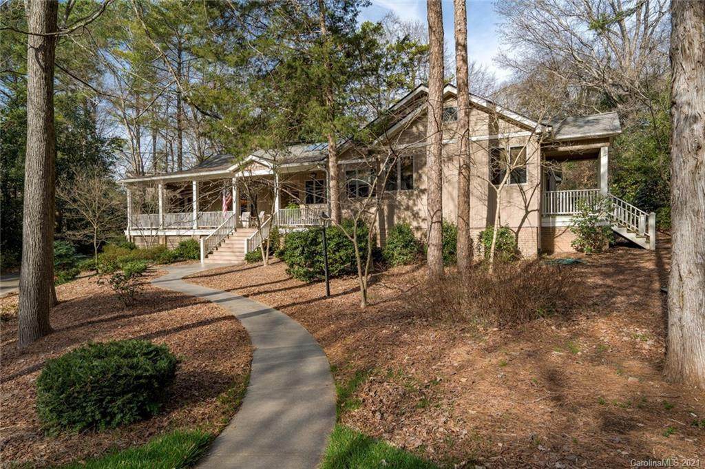 112 Crescent Drive - Photo 1