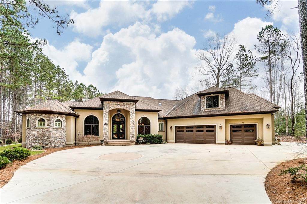 6656 Harbor Oaks Drive - Photo 1