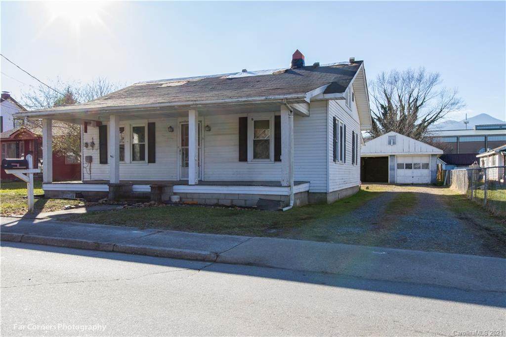 1226 Brown Avenue - Photo 1