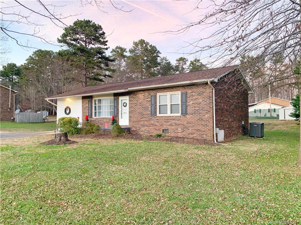 301 Valdese Drive - Photo 1