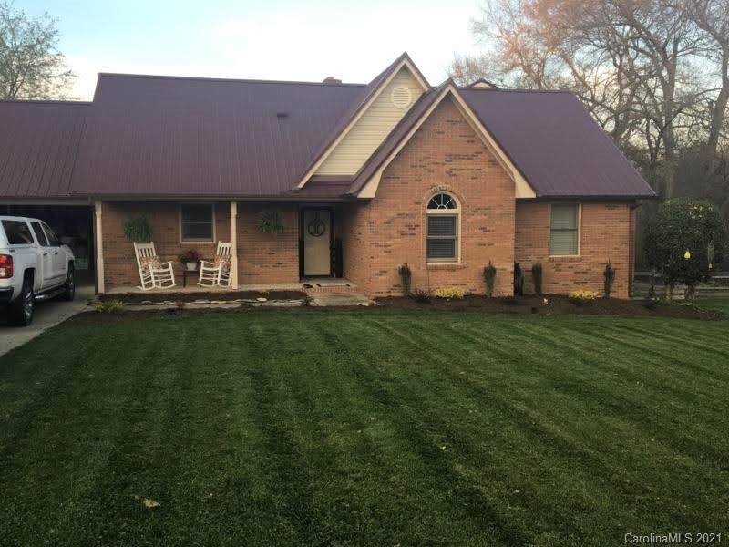 135 Shadowgate Drive - Photo 1