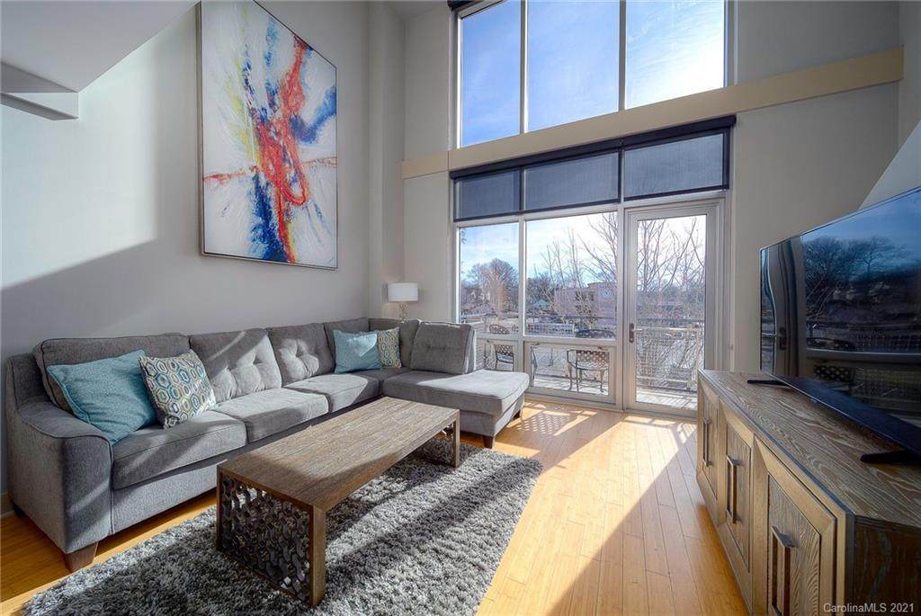 1133 Metropolitan Avenue - Photo 1