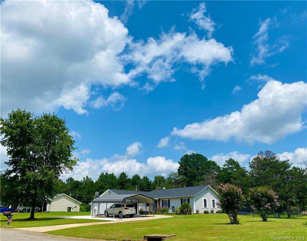 225 Mapleleaf Road - Photo 1