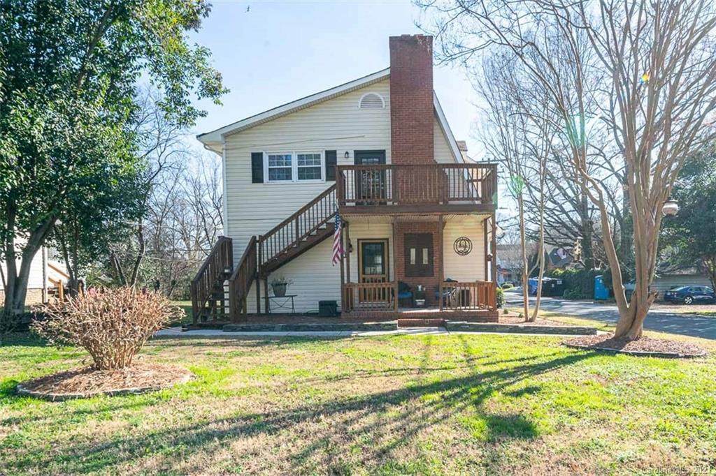 2033 Kenilworth Avenue - Photo 1