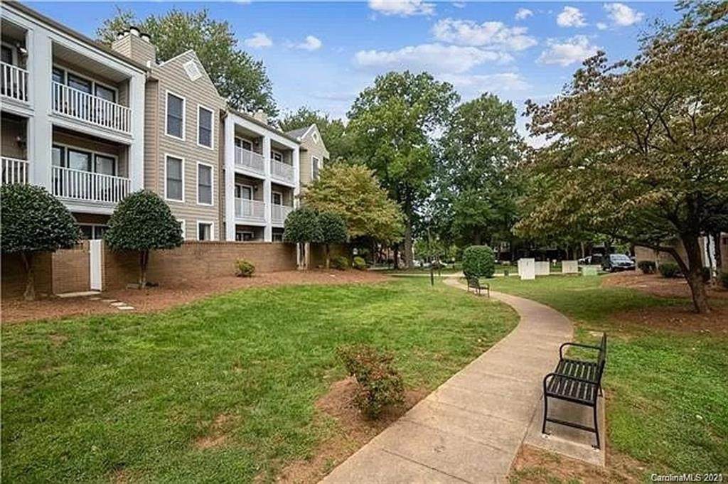 300 Cedar Street - Photo 1