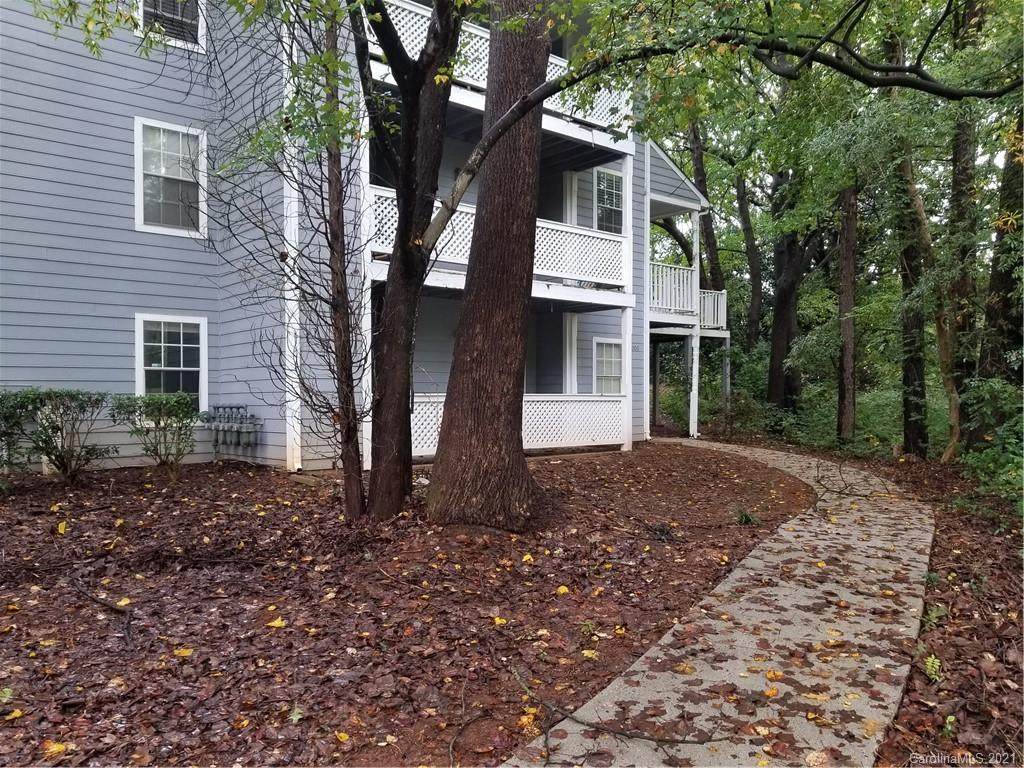 6005 Pinebark Court - Photo 1