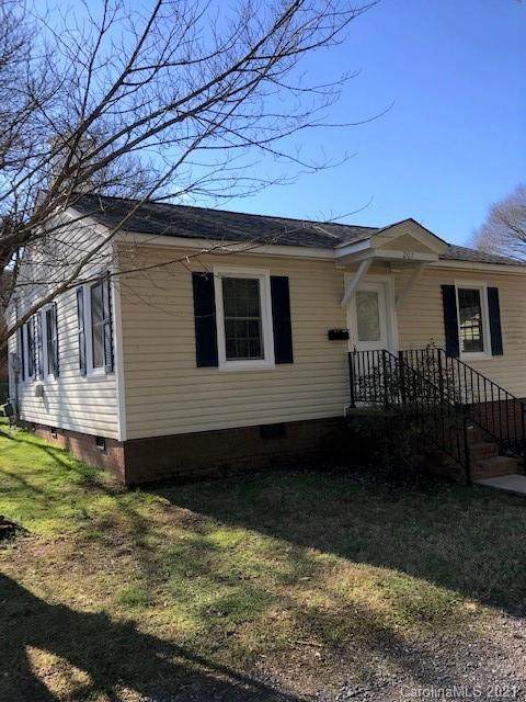 207 Hawley Avenue - Photo 1