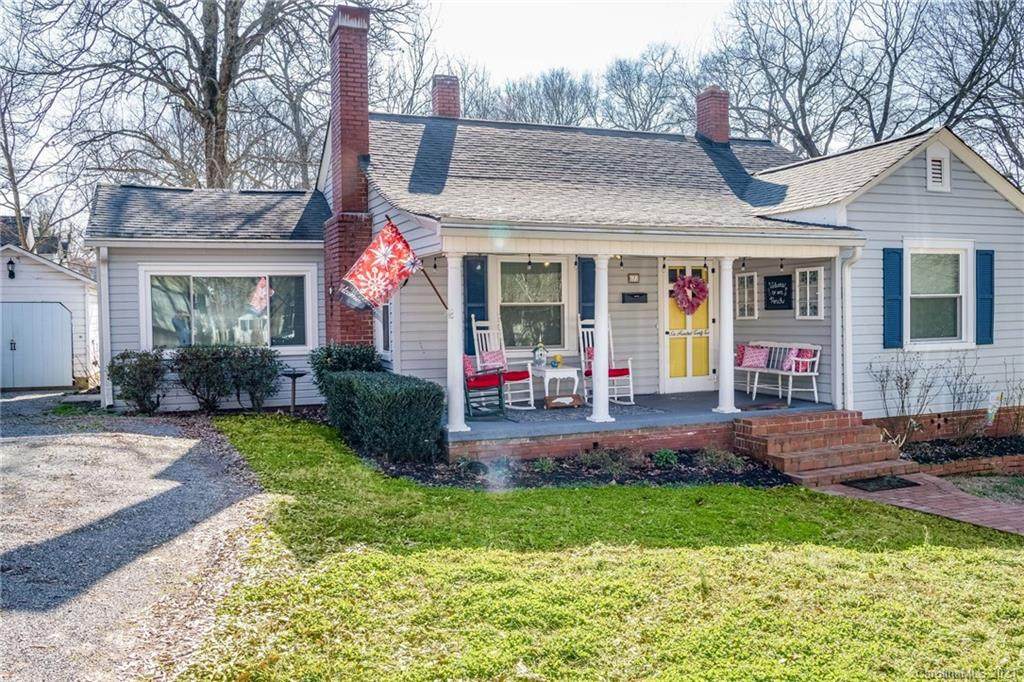 622 Dixon Street - Photo 1