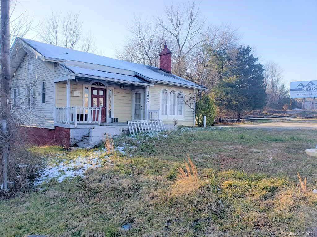 1907 Asheville Highway - Photo 1
