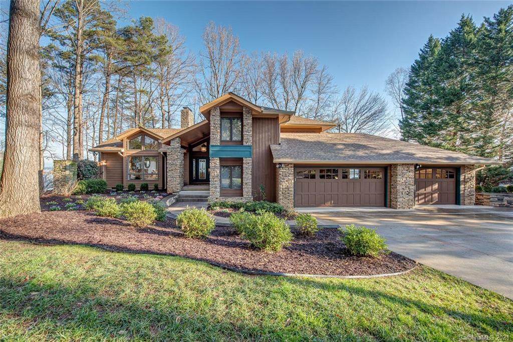 16208 Leeward Lane - Photo 1