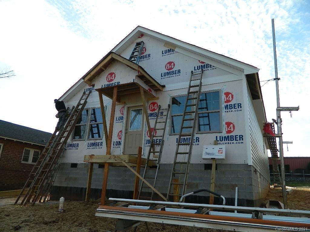 148 Woodlawn Drive - Photo 1