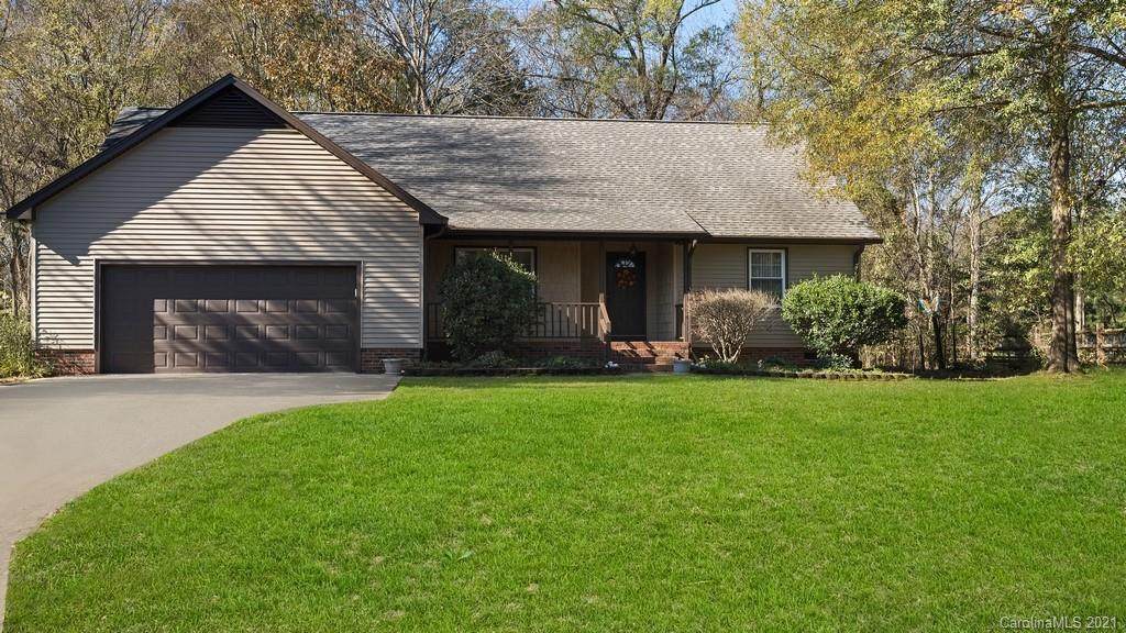 8276 Scarlet Oak Court - Photo 1