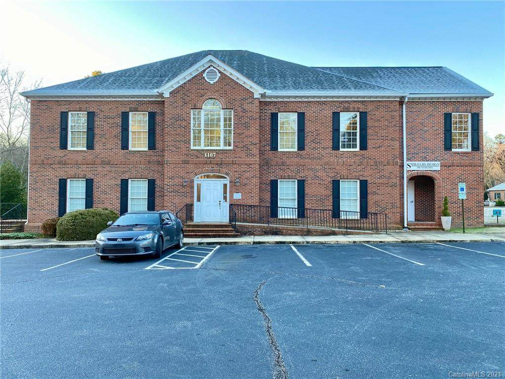 1107 Statesville Boulevard - Photo 1