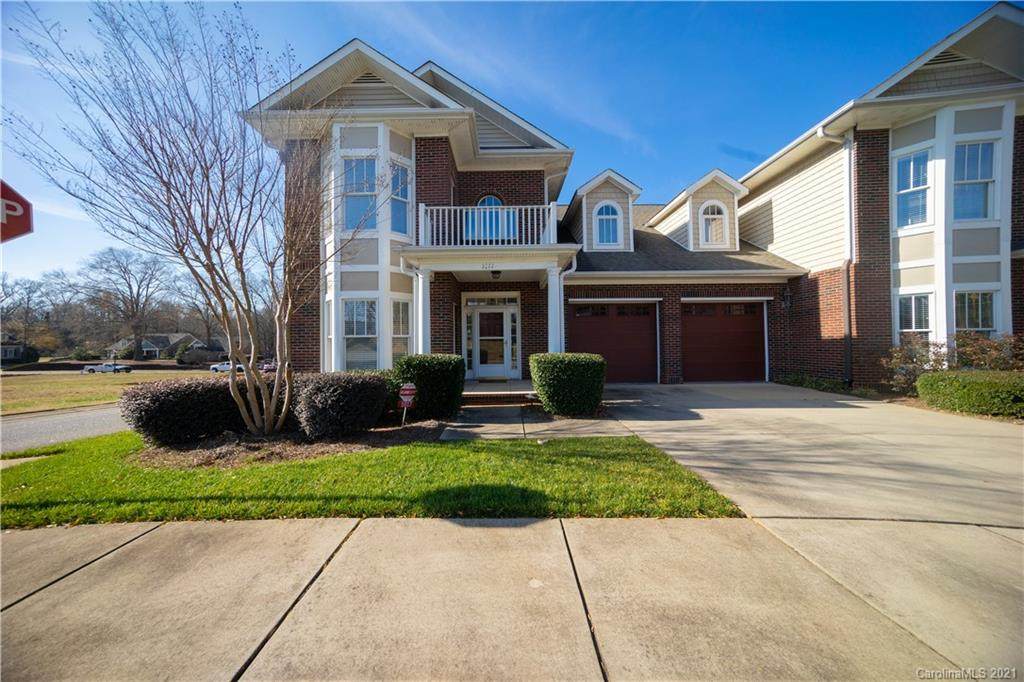 1017 The Glen Street - Photo 1