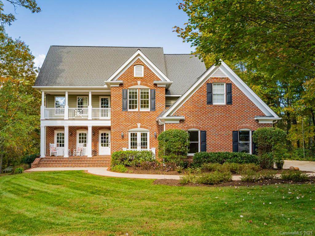 38 Glen Cove Drive - Photo 1