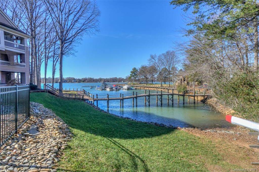 725 Southwest Drive - Photo 1
