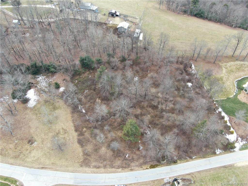 138 Founders Drive - Photo 1