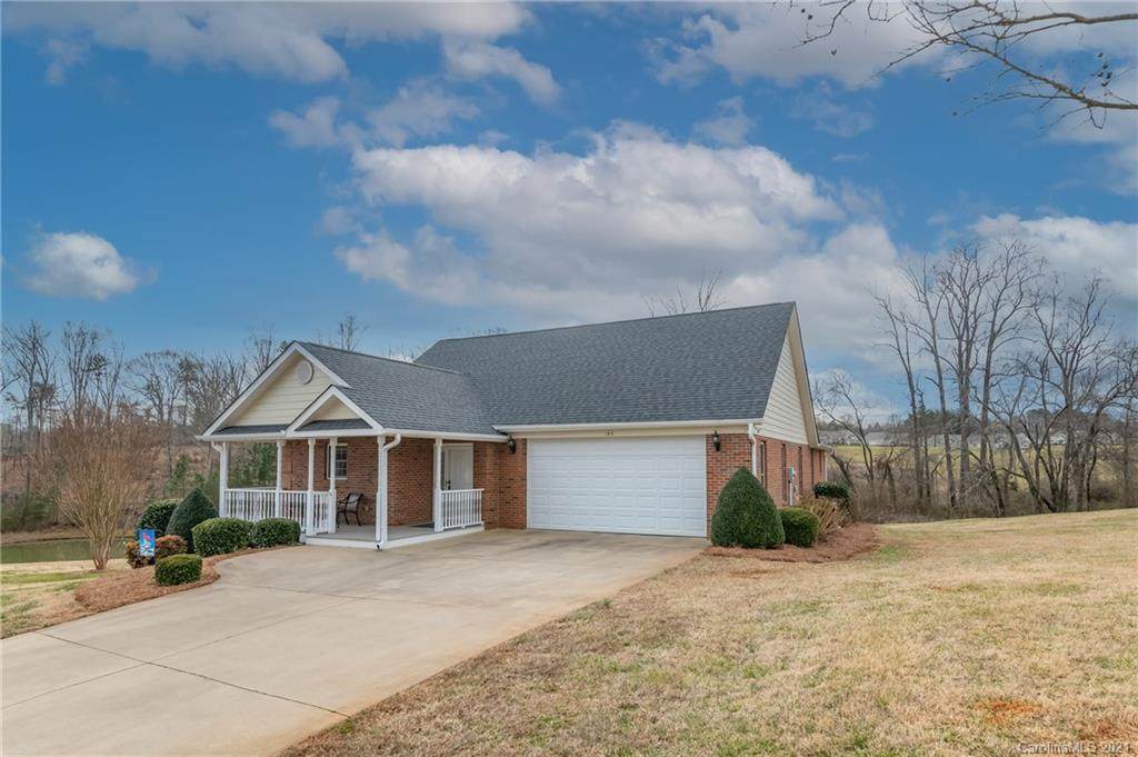 140 Memphis Way - Photo 1