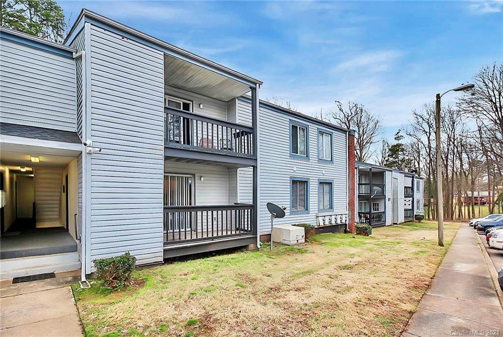 847 Farmhurst Drive - Photo 1