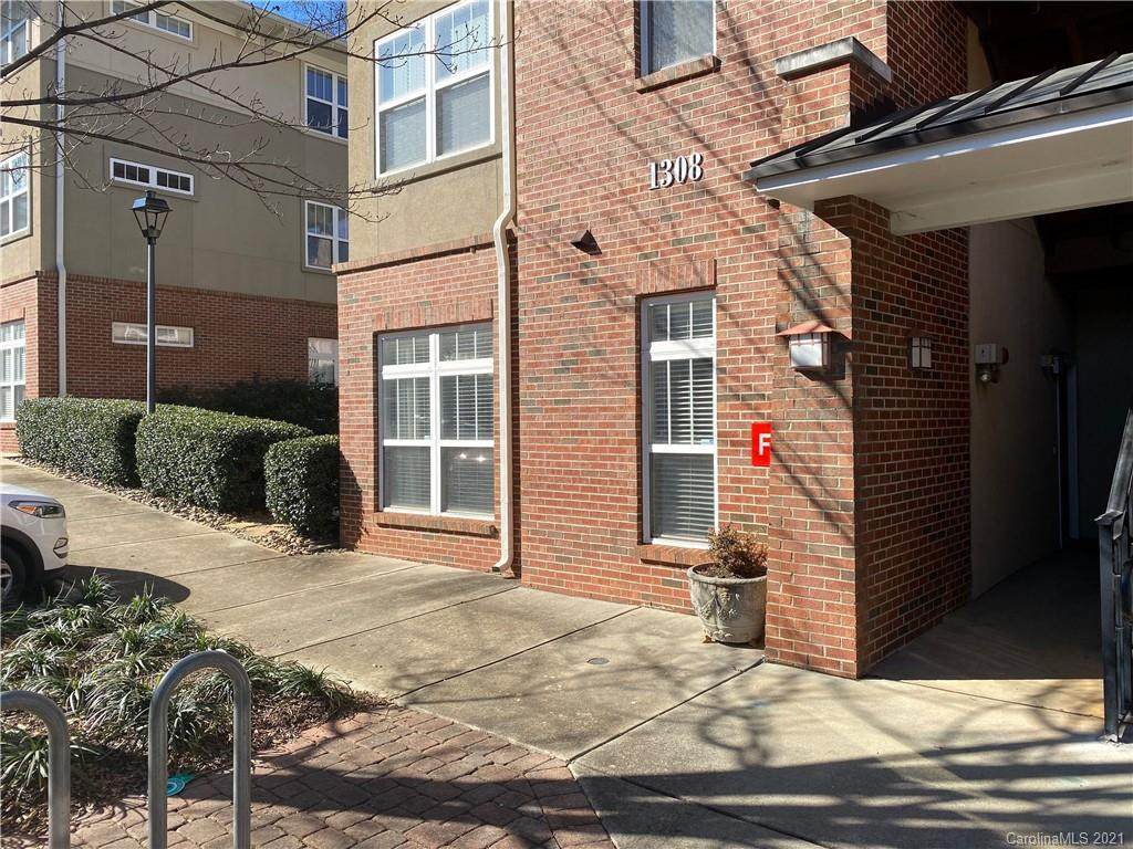 1308 Kenilworth Avenue - Photo 1
