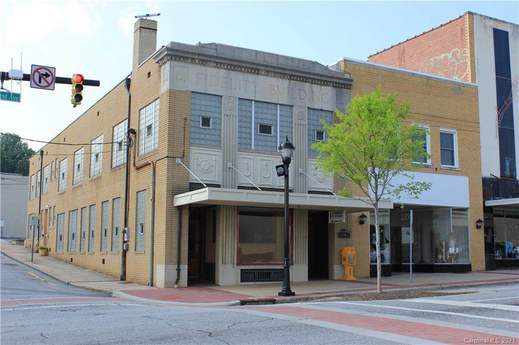 916 West Avenue - Photo 1