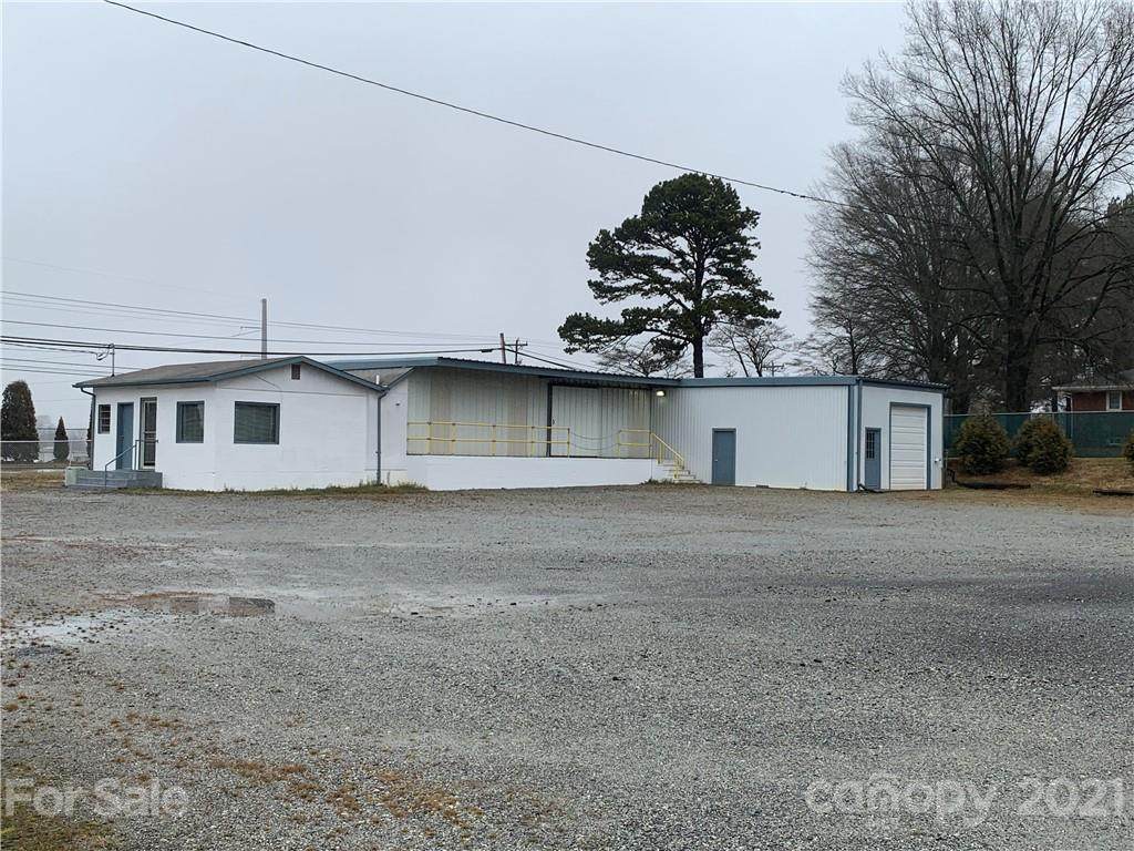 11480 Statesville Boulevard - Photo 1