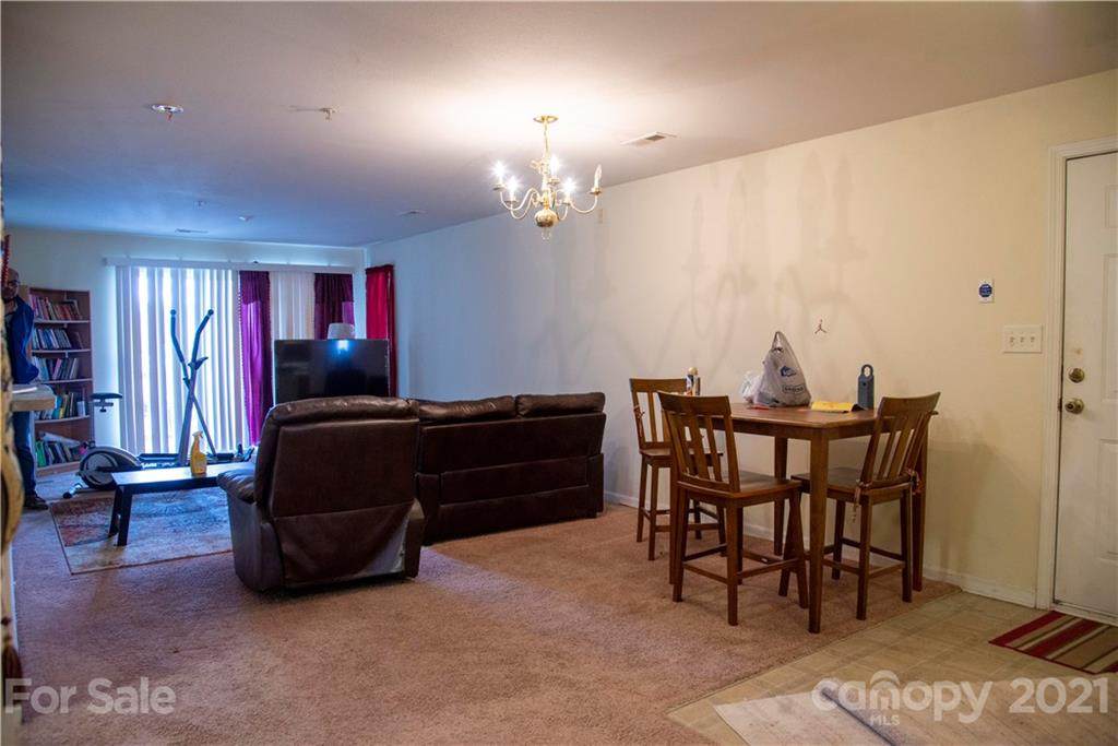1138 Plaza Walk Drive - Photo 1