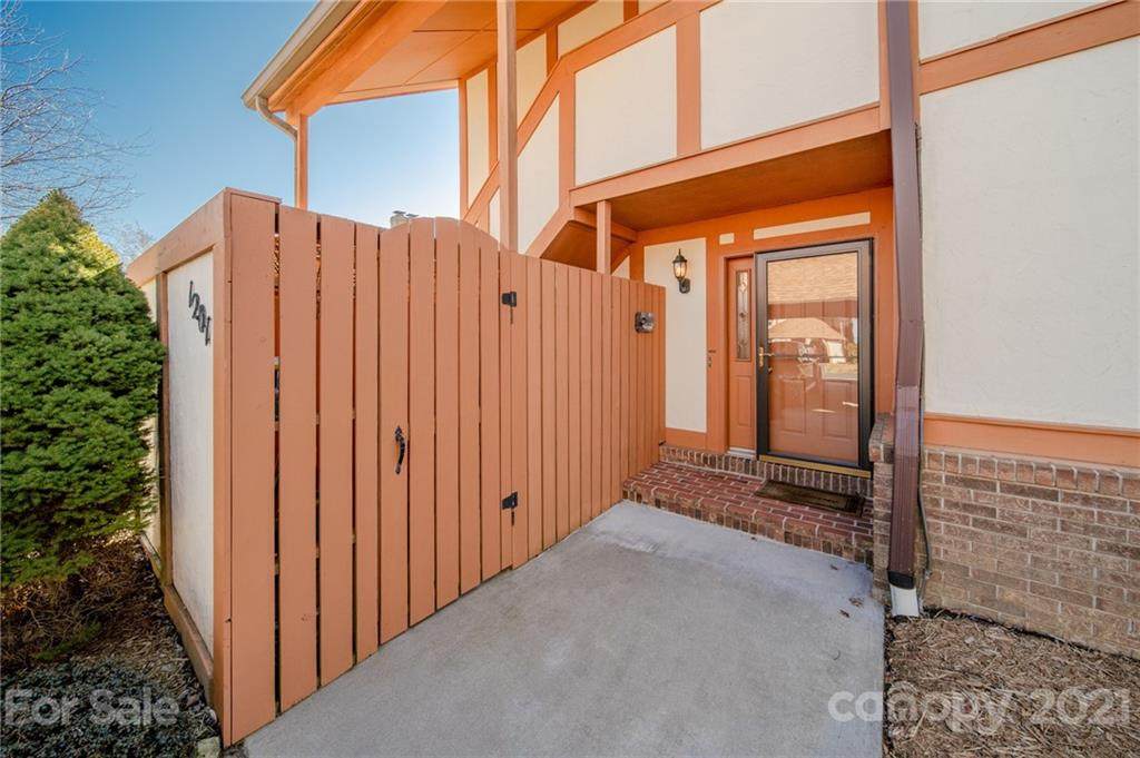 1201 Fleetwood Plaza - Photo 1