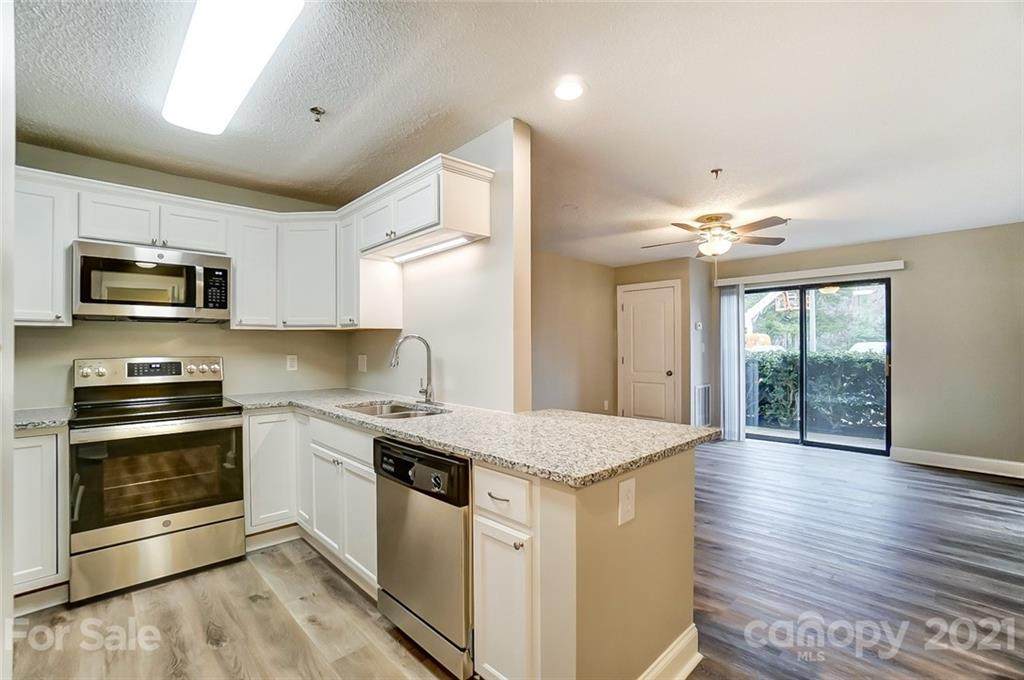 211 Heritage Boulevard - Photo 1