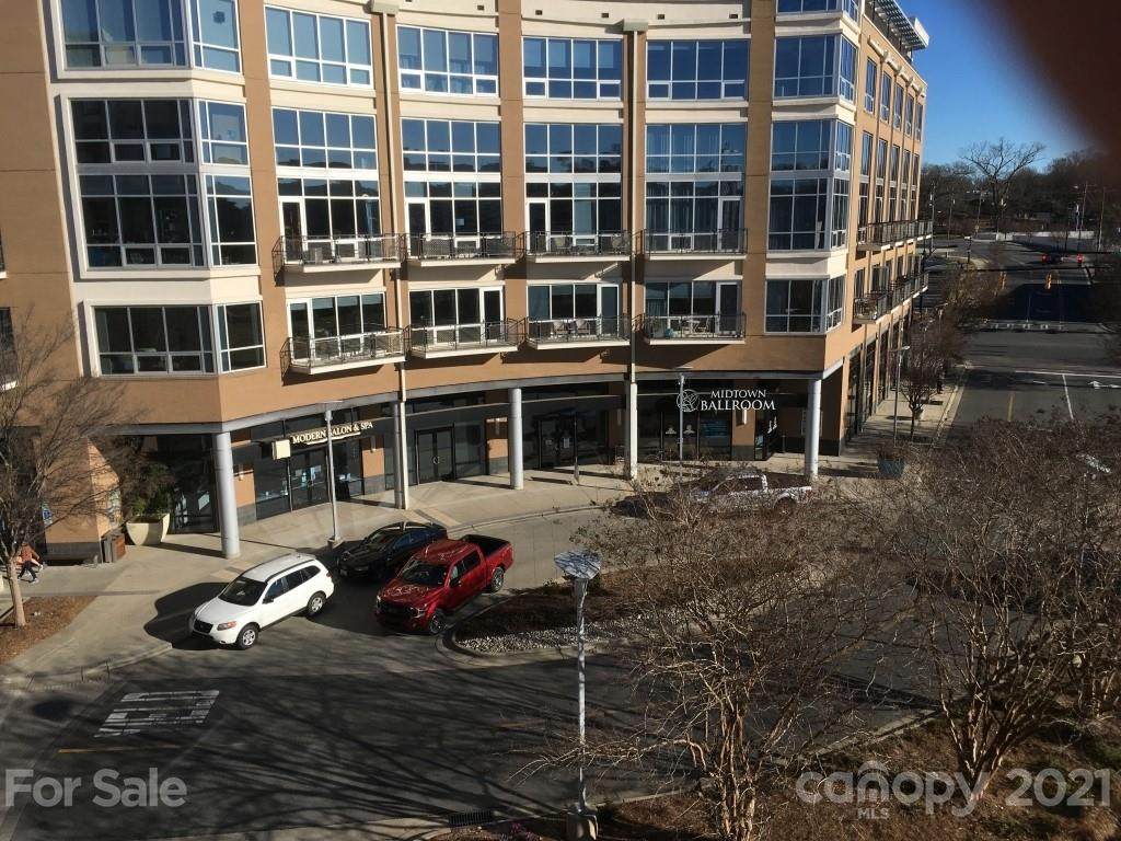1133 Metropolitan Avenue - Photo 1