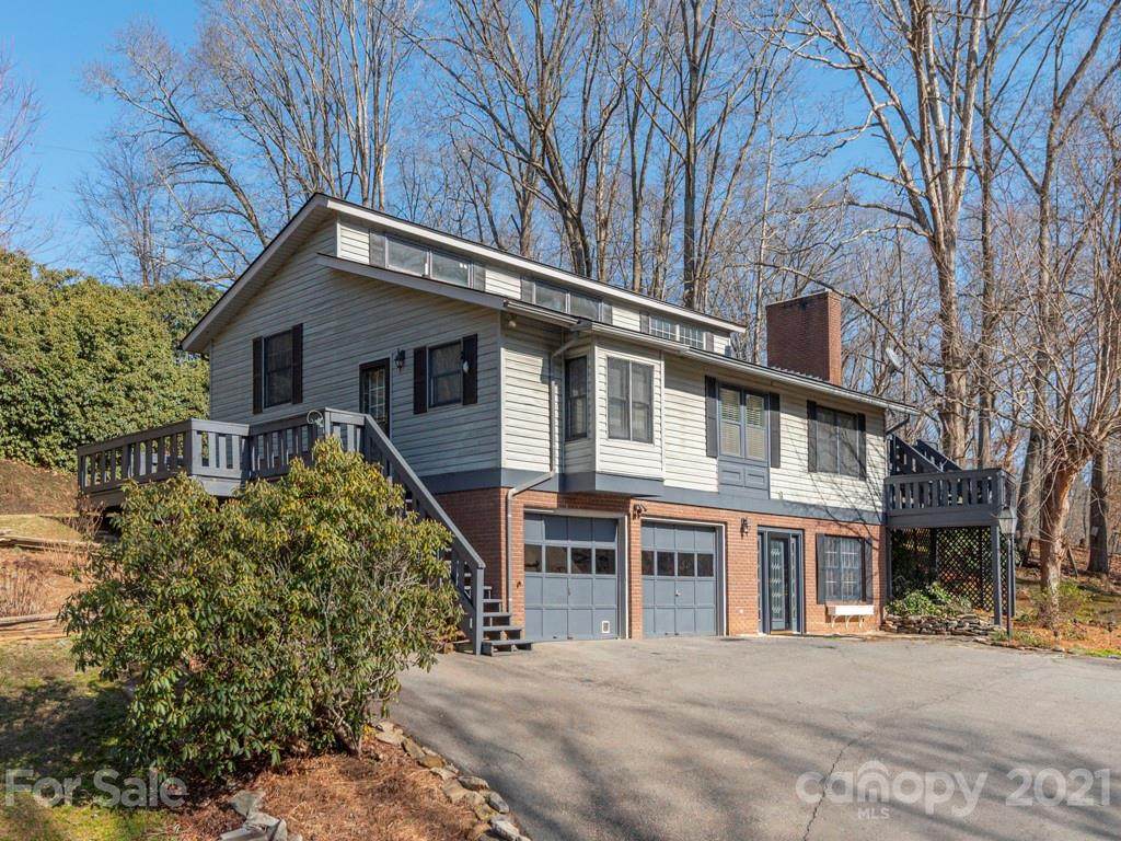 289 Camelot Drive - Photo 1