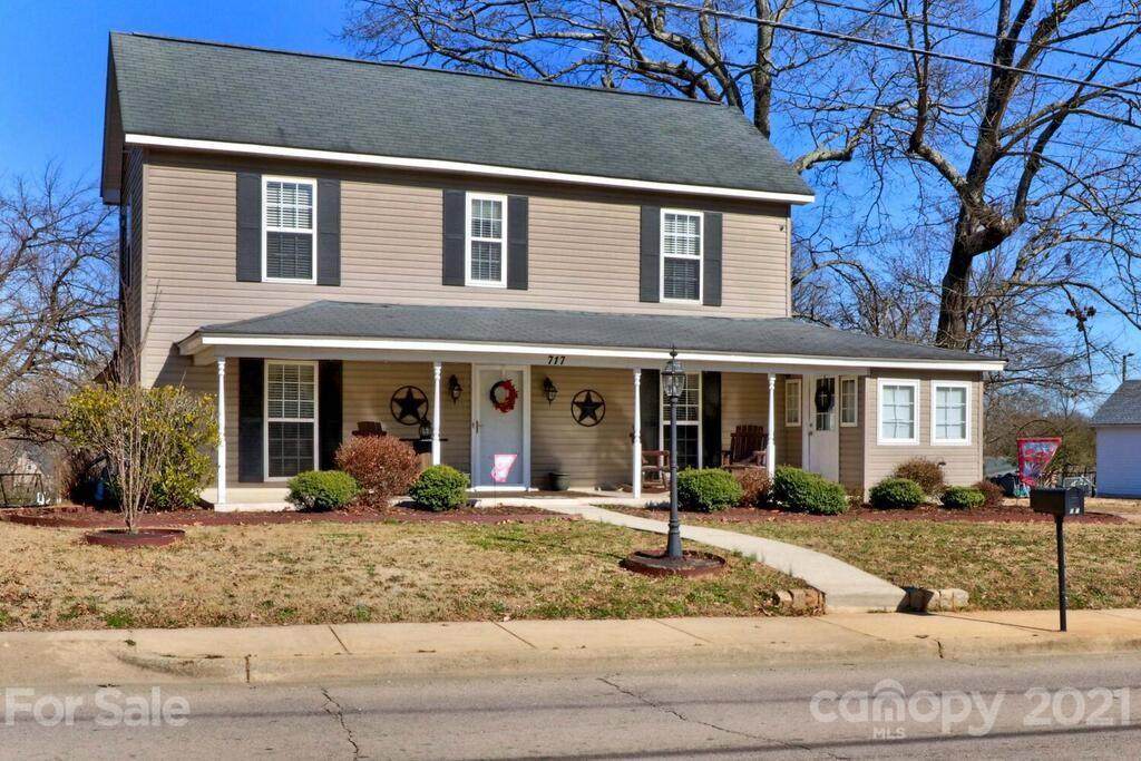 717 Main Street - Photo 1