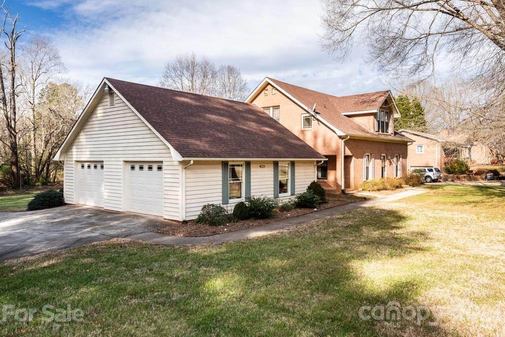 1587 Nottingham Drive - Photo 1