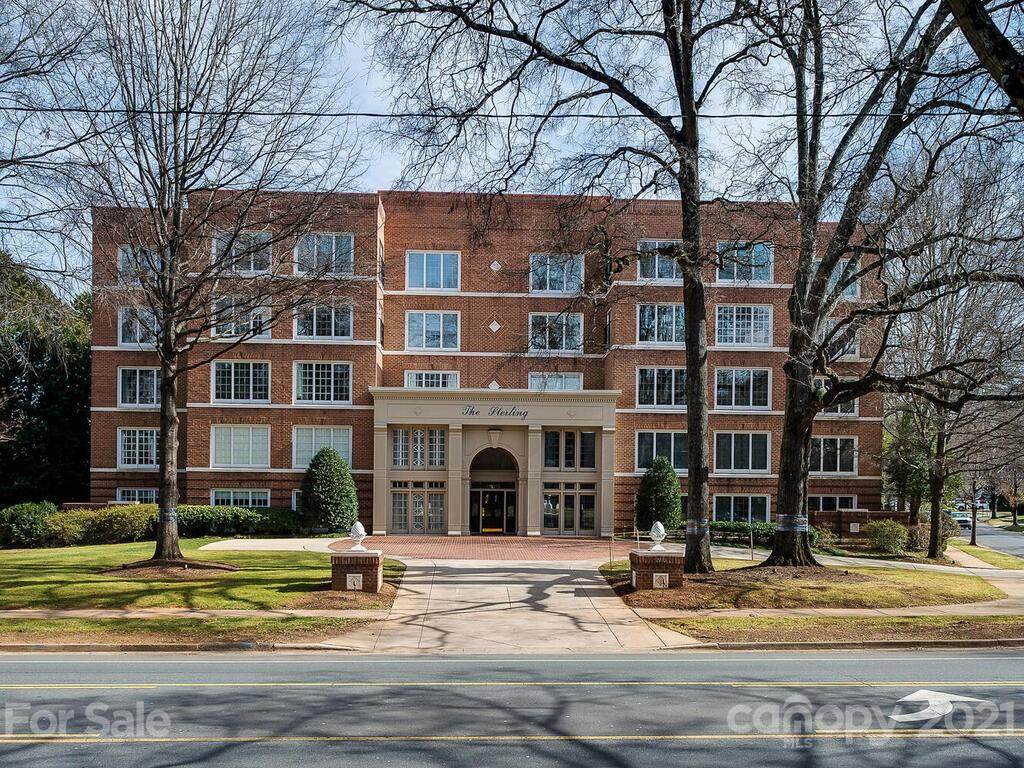 2445 Selwyn Avenue - Photo 1