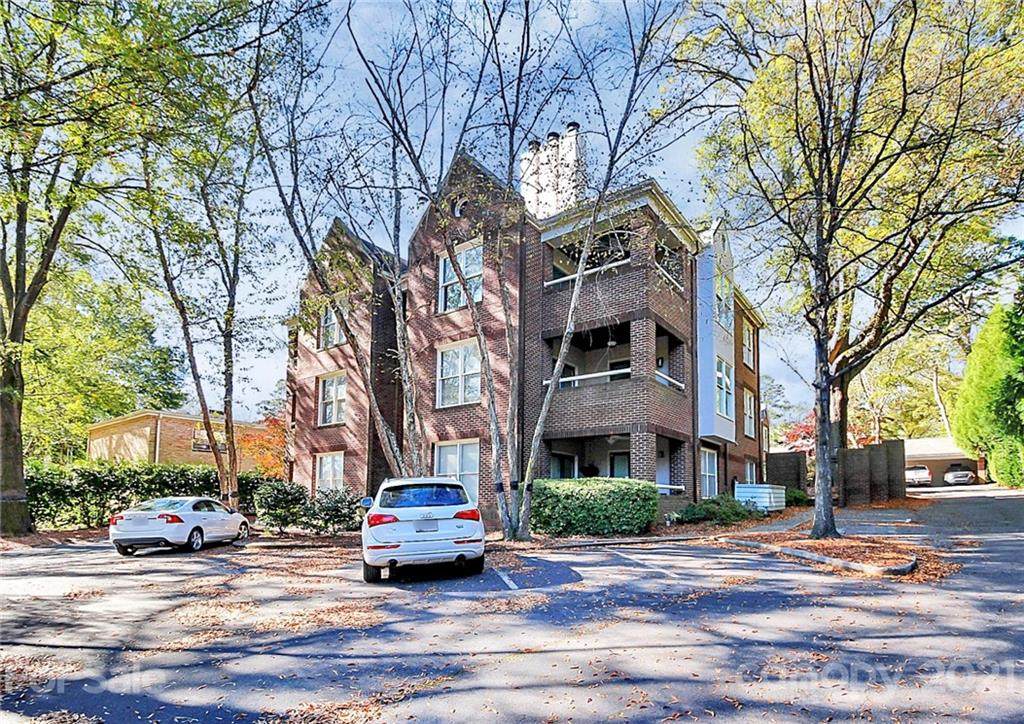 2220 Roswell Avenue - Photo 1