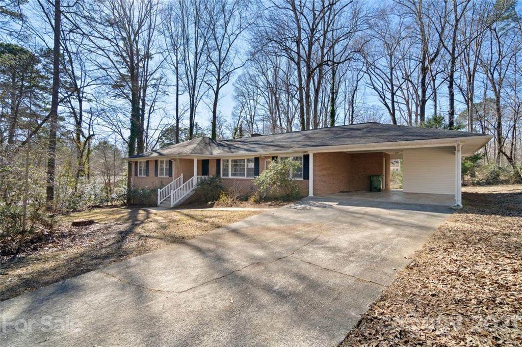 957 Sherwood Circle - Photo 1