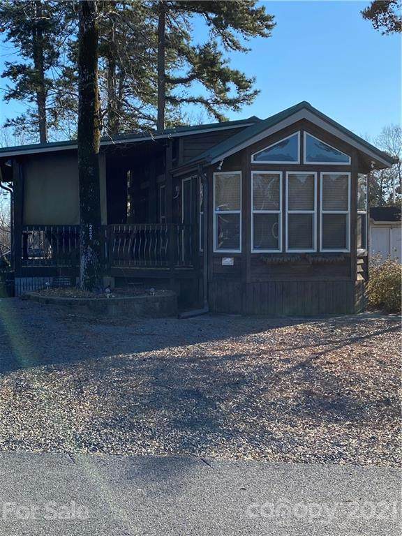 113 Club House Drive - Photo 1