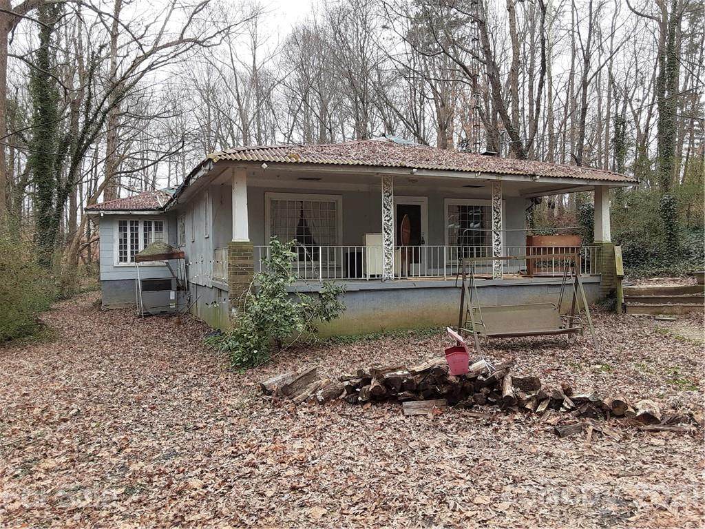 151 Whitman Circle - Photo 1