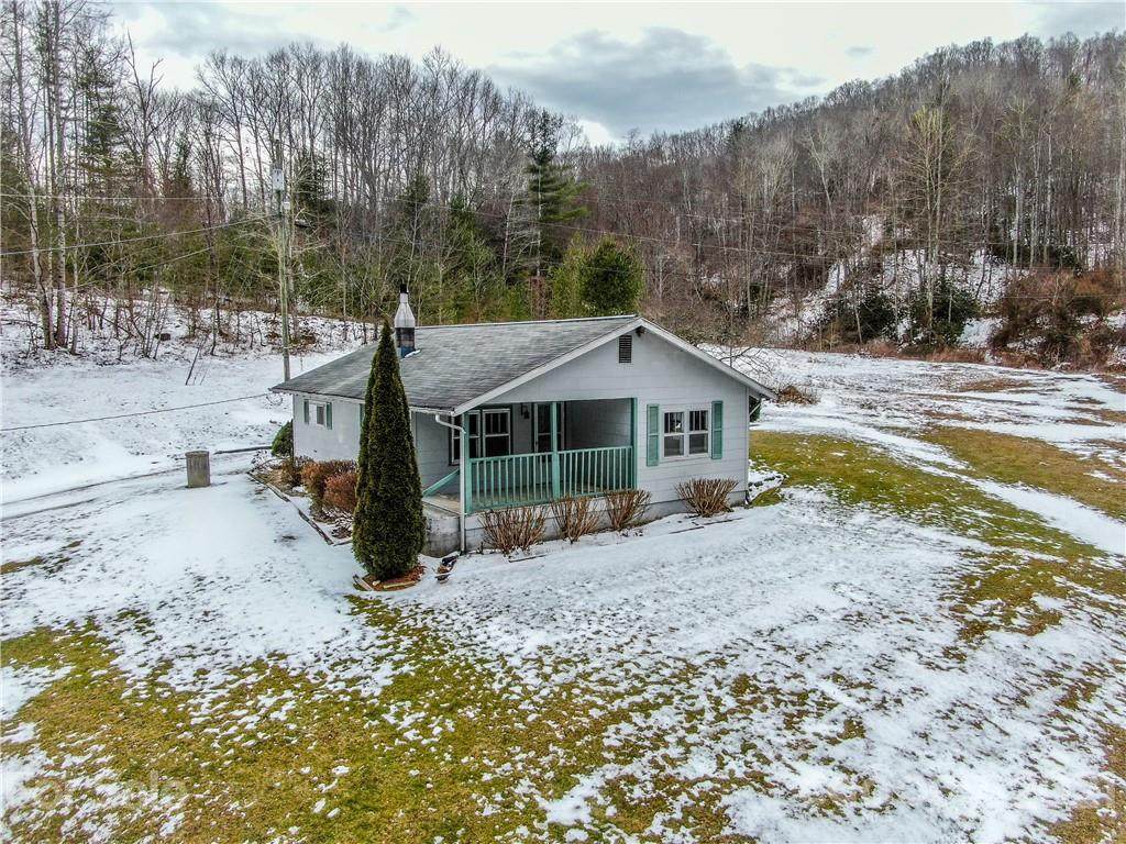 355 Hemlock Road - Photo 1